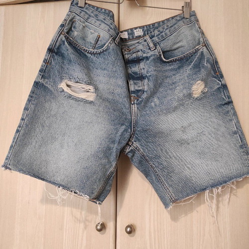 Bermuda slim fit size 44 like new