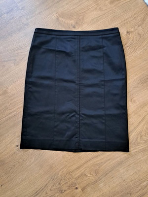 Esprit midi skirt black satin type like new, size M