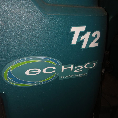Professional floor cleaning machines like new, 2 models