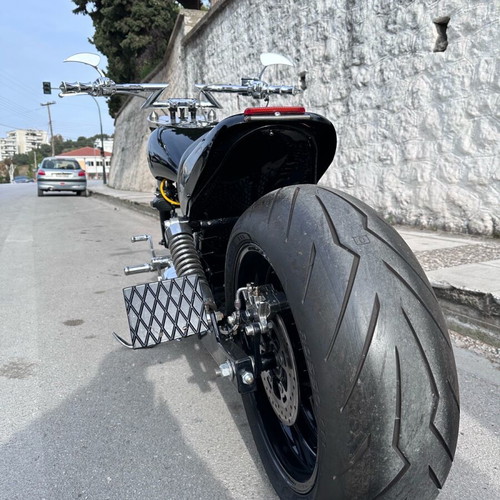 Harley Davidson XL 883 Sportster Sport like new, 1,200cc, 500 km