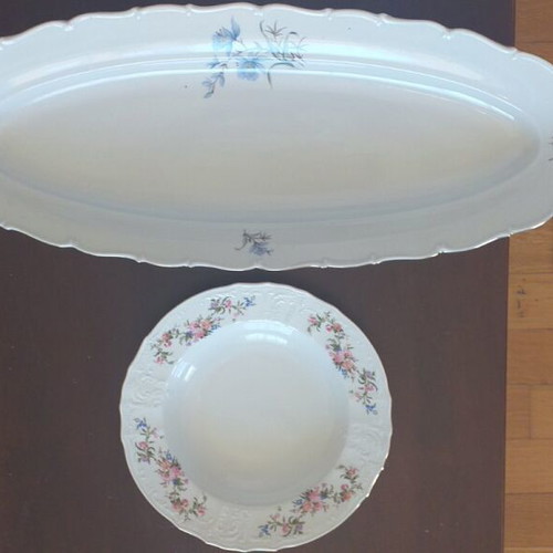 Czechoslovakian porcelain dinnerware set like new with replaced plates