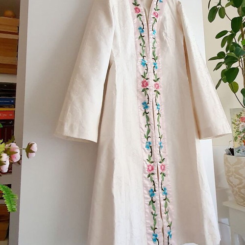 Outerwear new with embroidered flowers, size S, white