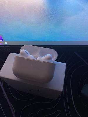 AirPods Pro αχρησιμοποίητα καινούργια
