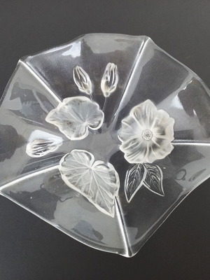 Vintage glass serving platter ortnerviera like new, embossed