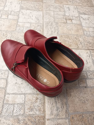 Women's Bordeaux shoes used, size 38, comfortable