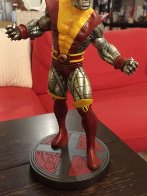 Collectible Marvel Bowen Colossus statue 12" like new