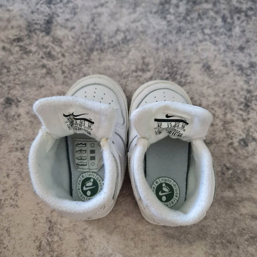 Nike baby shoes white 19.5 like new