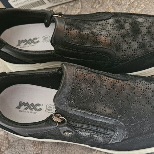 Italian women's Imac shoes 42 black like new