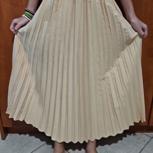 Pleated skirts new, 2 pieces, for 7-year-old girl, black and beige
