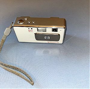 Φωτογραφική μηχανή καμερα camer vintage  HP Photosmart 433 συλλεκτική 3.1 MP / 3X zoom / μπαταρια ΑΑ / δεχεται SD card / με κορδονάκι μεταφοράς