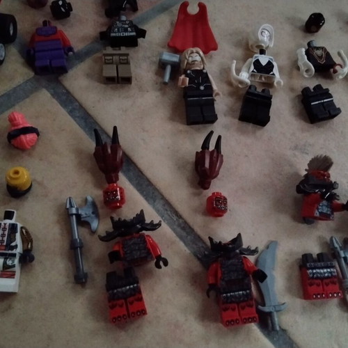 LEGO 18 mini φιγούρες Marvel & Ninjago σετ