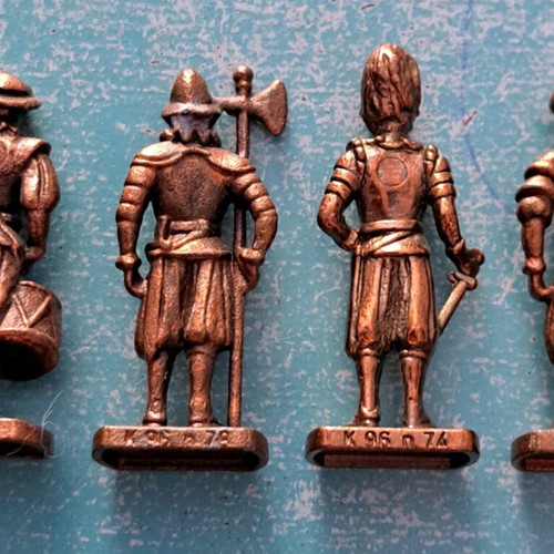 Swiss Guard Chess Set used, 8 bronze figures from 1960-1980