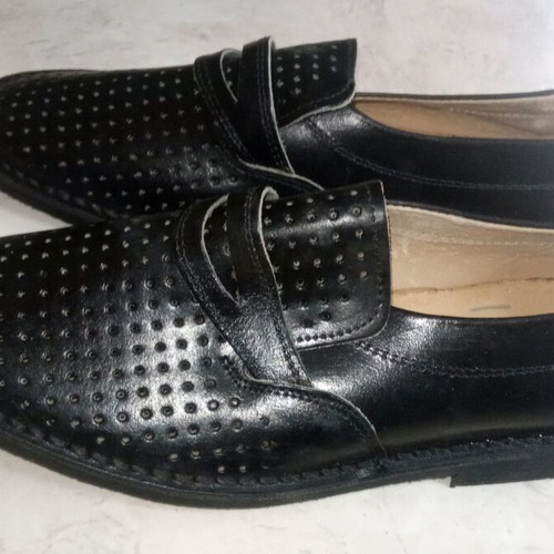 Black scarpe size 43 like new, unworn