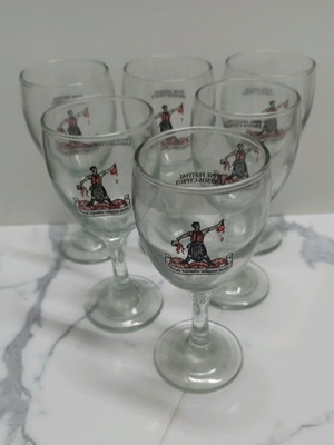Collectible wine glasses like new, pack of 6