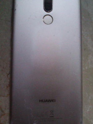 Huawei Mate 10 Lite 64GB smartphone with cracked screen