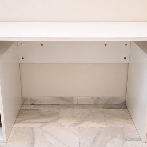 Desk like new, dimensions 1.60x0.60 m, ideal for students