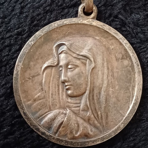 Vintage Jerusalem Pilgrimage Medal with Virgin Mary and Cross, like new