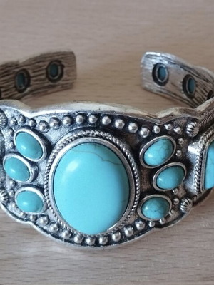 Bohemia adjustable bracelet with turquoise stones like new