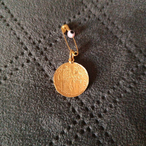 Gold Konstantinato pendant 14k like new