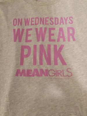 T shirt Mean Girls on Wednesday we wear pink gray, like new, size L