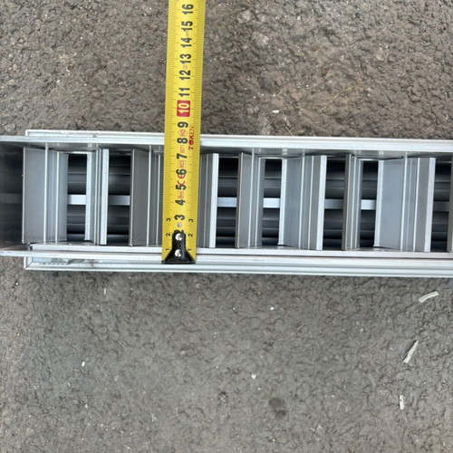 Aluminum Linear Air Conditioning Vents like new, 40m total
