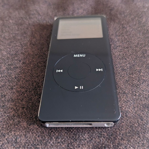 Ipod Nano 1st Gen 2Gb like new