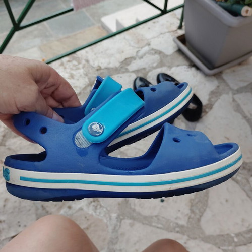 Crocs kids sandals like new, blue