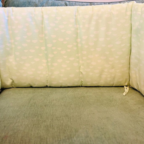 DownTown Crib Bumper like new, 3 pieces cotton fabric