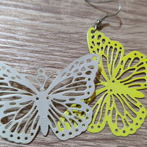 Hanging earrings new, yellow metal