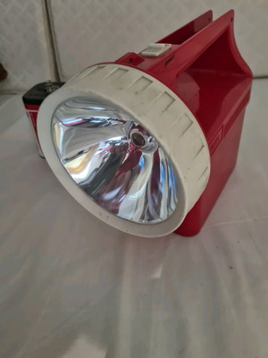 Фенер Panasonic употребяван, голям с дълъг живот на батерията