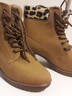 Boots with leopard detail and warm lining, size 37 new