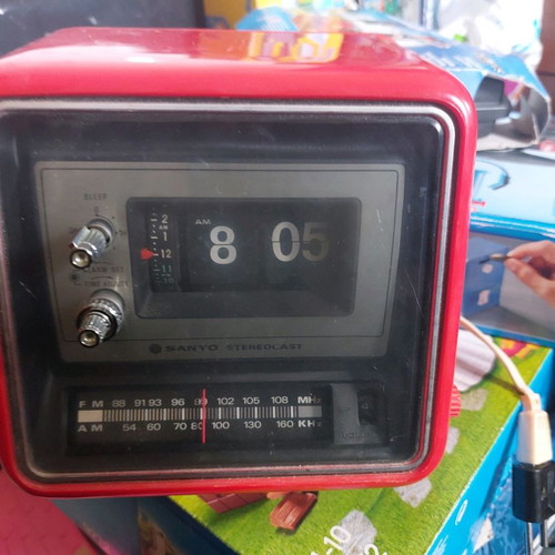Sanyo Stereocast RM6200 functional radio clock