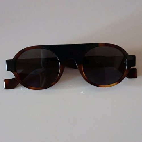 Loewe sunglasses like new, unisex with case