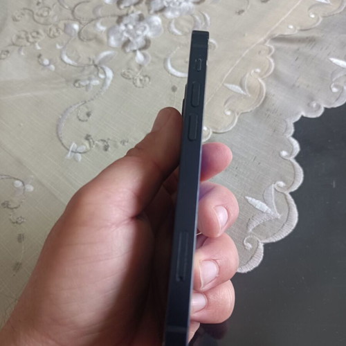 Iphone 12 Mini like new, black, 64GB, with two cases