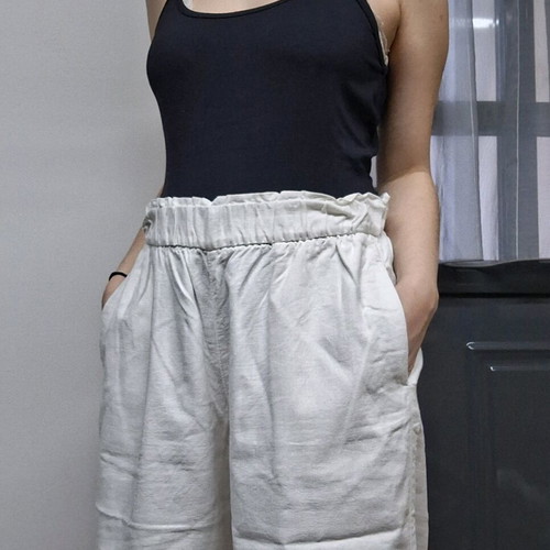 Marks & Spencer short pants like new with pockets, white multicolor