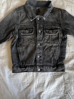 Denim jacket for boys 2-4 years like new, black faded