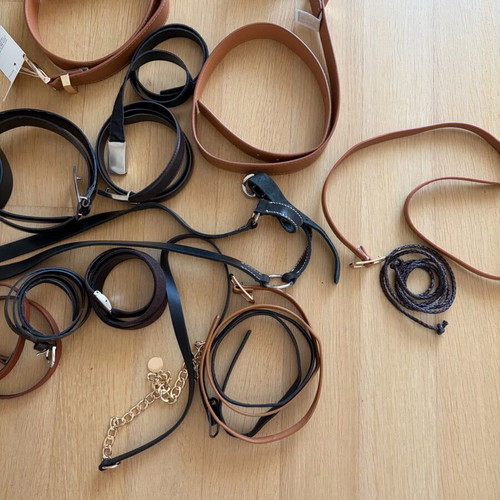 Belt pack with 16 pieces like new, leather and casual styles