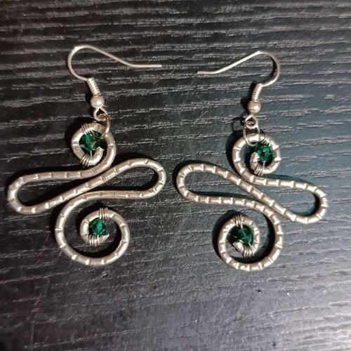 Handmade earrings new, green and silver