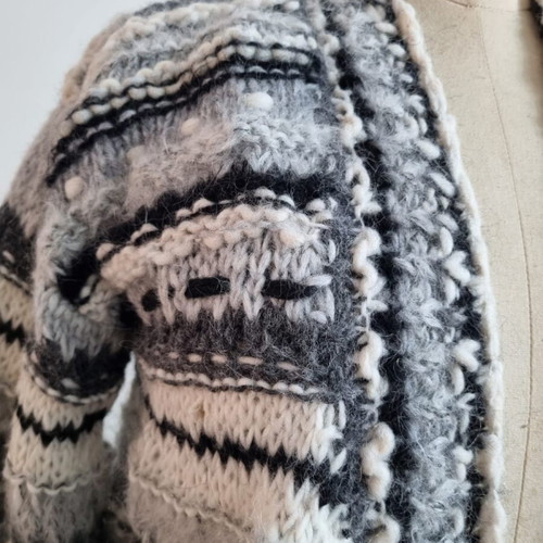 ONEONONE wool cardigan like new, size M, black and white