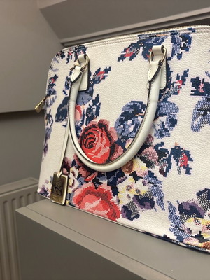 Beverly Hills Polo Club large bag with floral design like new