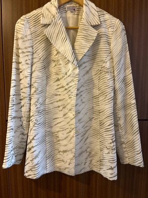 Long ivory jacket with printed pattern like new, size Small