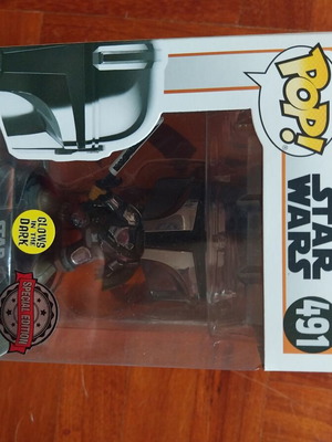 Funko Pop The Mandalorian like new