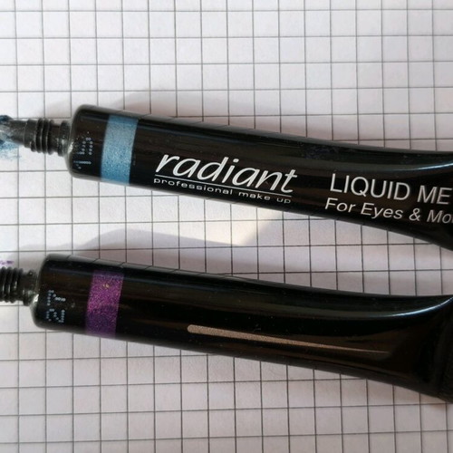 Liquid metal radiant eyeshadows used, set of 2