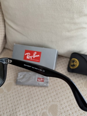 Ray-Ban Wayfarer sunglasses, black