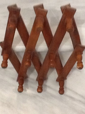 Дървена стена закачалка от 1980 г., винтидж, като нова, сгъваема