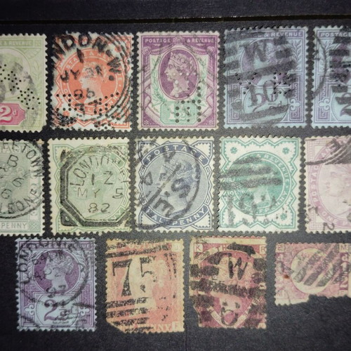 Collection of 14 Victorian British stamps (1870-1897)