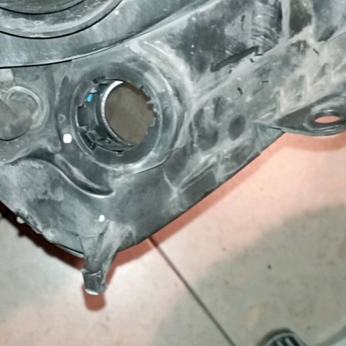 Renault Clio II headlights used, one with broken mounts