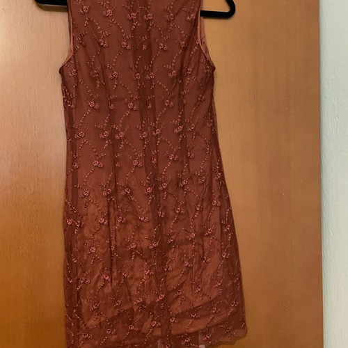 Dress with embroidered lace like new, size Small