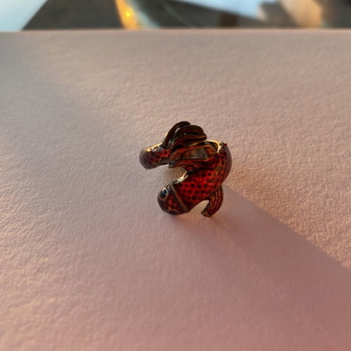 Ring new, red