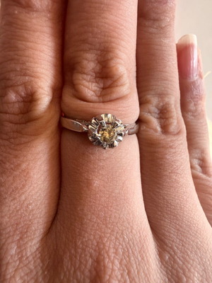18K White Gold Ring with Large Brilliant Diamond New